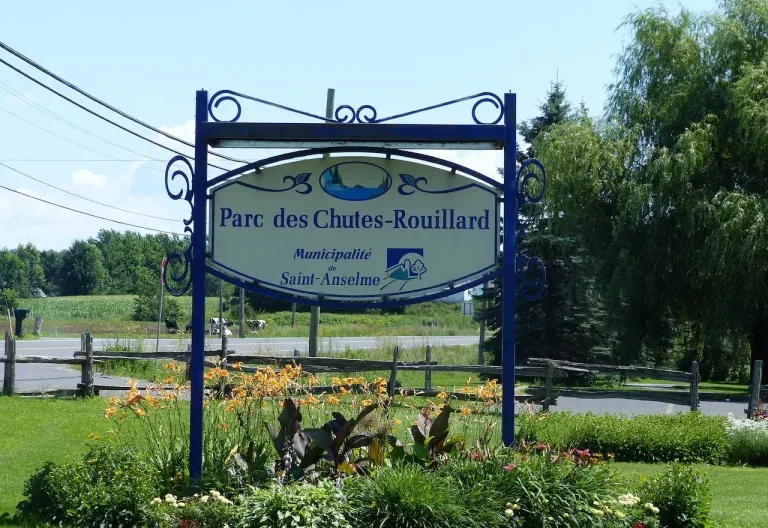 Panneau à l’entrée d’un parc.